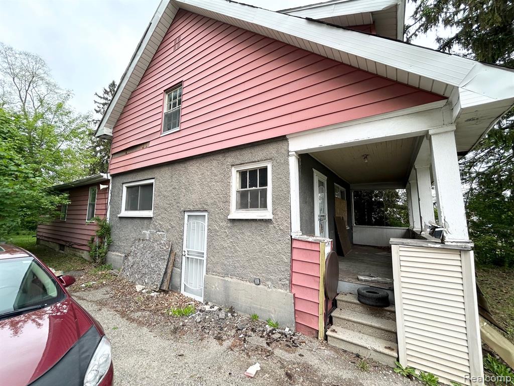 2317 Flushing Road Flint, MI 48504 - Photo 2 of 16