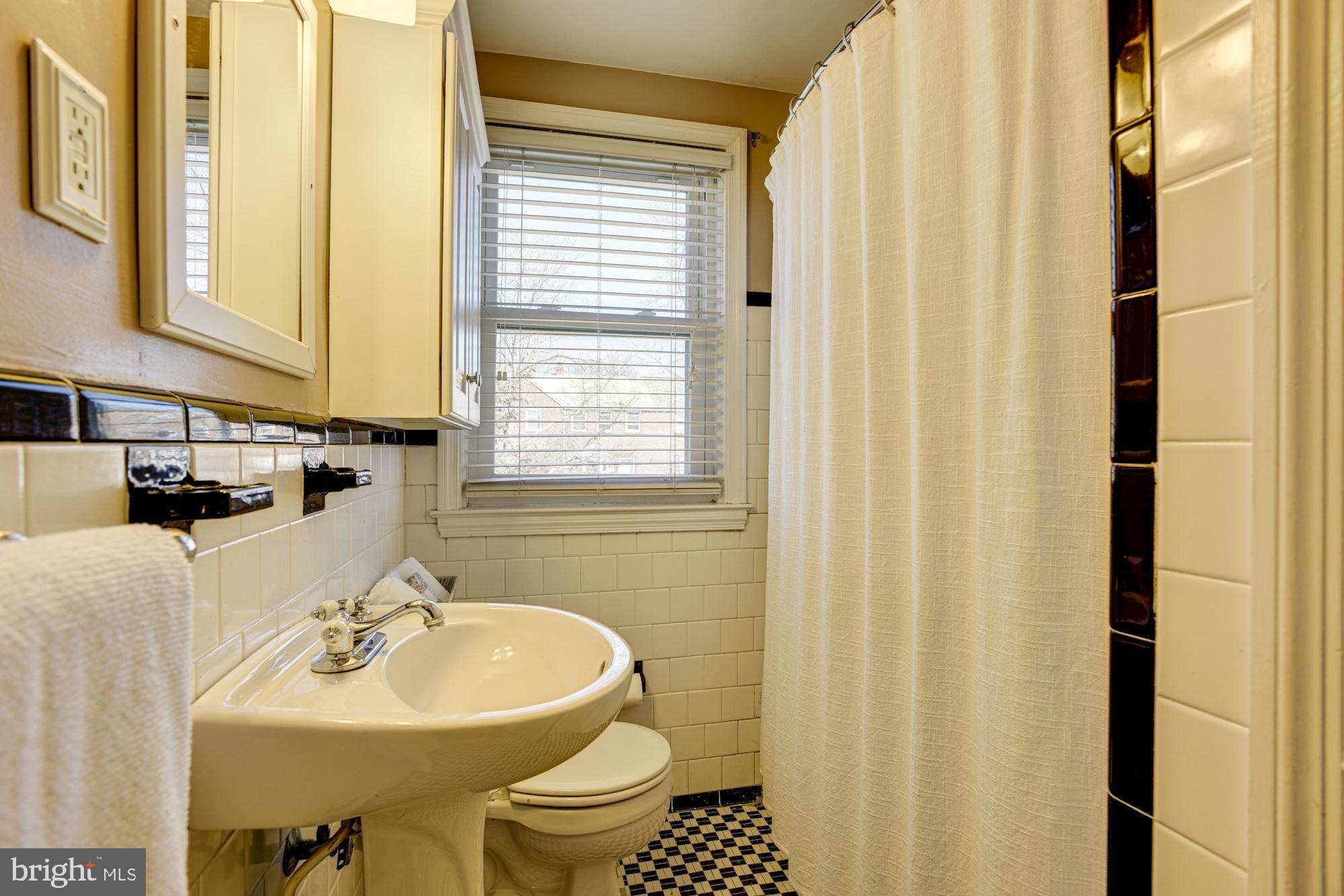 1627 Hardwick Road Towson, MD 21286 - Photo 20 of 32 Bath