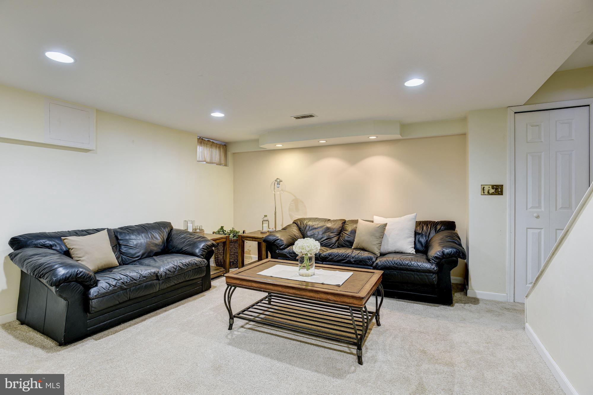 1627 Hardwick Road Towson, MD 21286 - Photo 21 of 32 Family Room