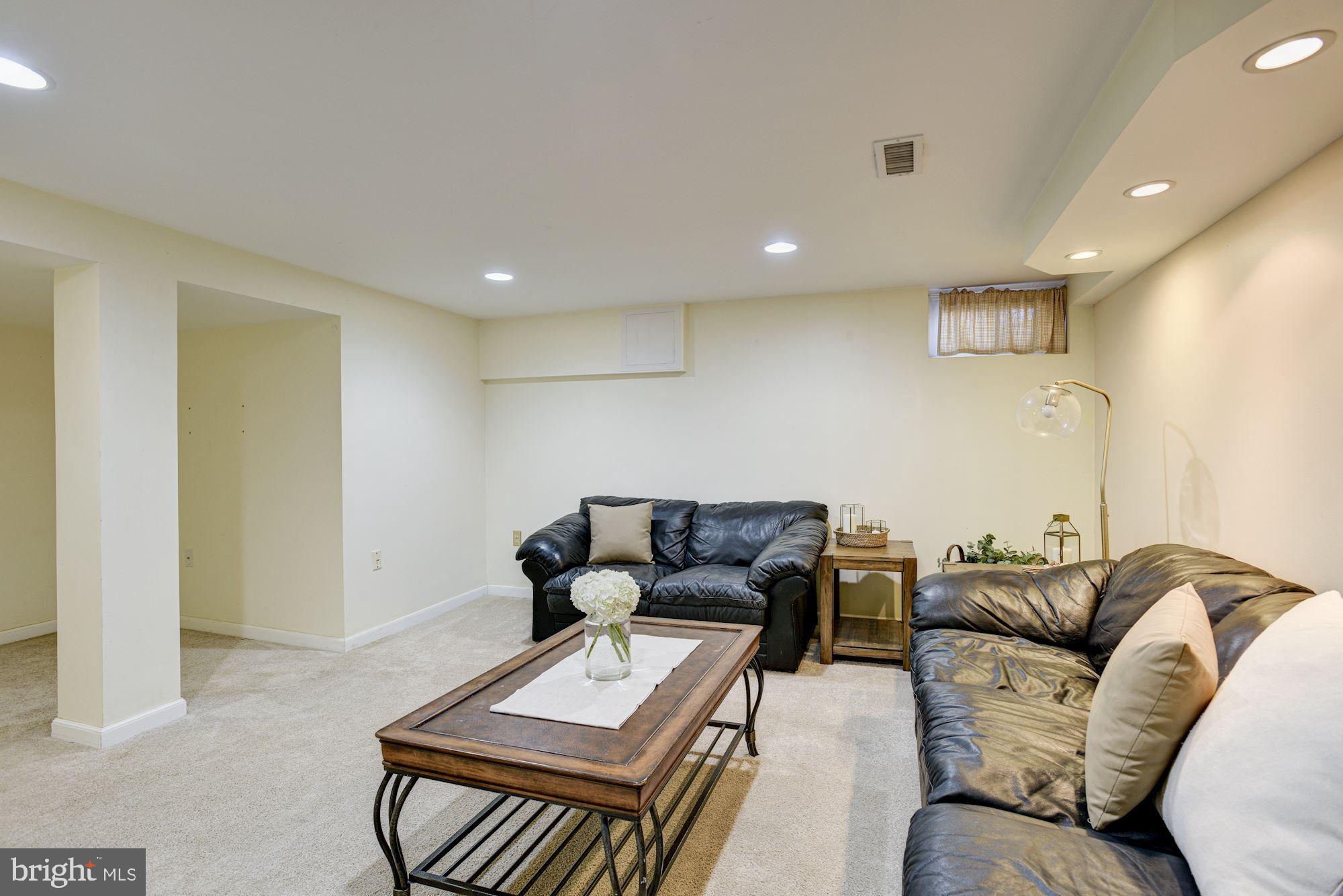 1627 Hardwick Road Towson, MD 21286 - Photo 24 of 32 Family Room