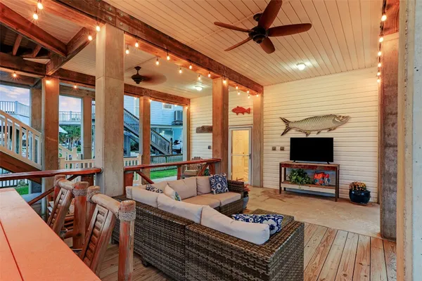 $4,950 | 1834 Tiki Drive, Tiki Island, TX 77554