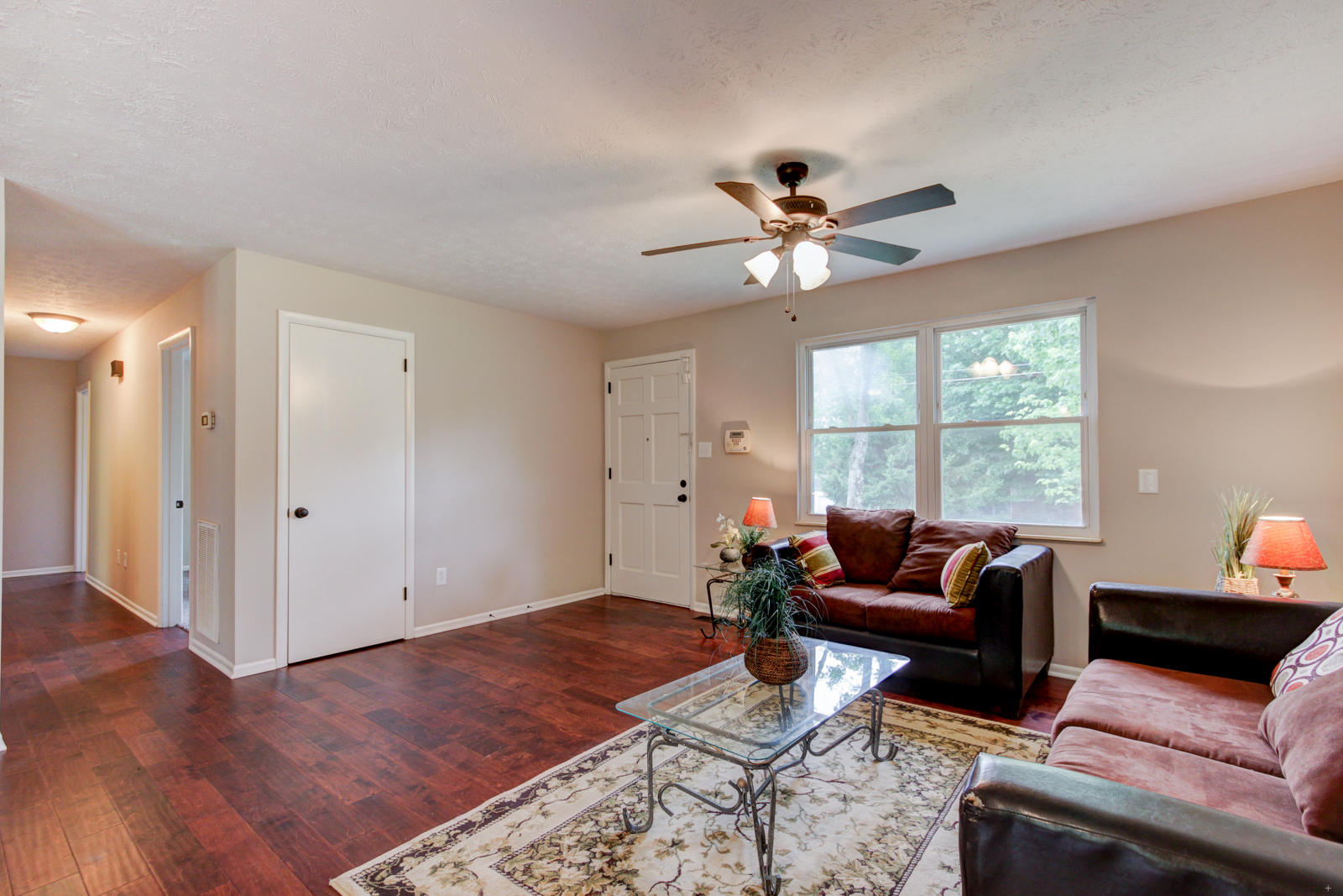 2116 Curving Road Knoxville, TN 37912 - Photo 5 of 20 Positive Perceptions (12)