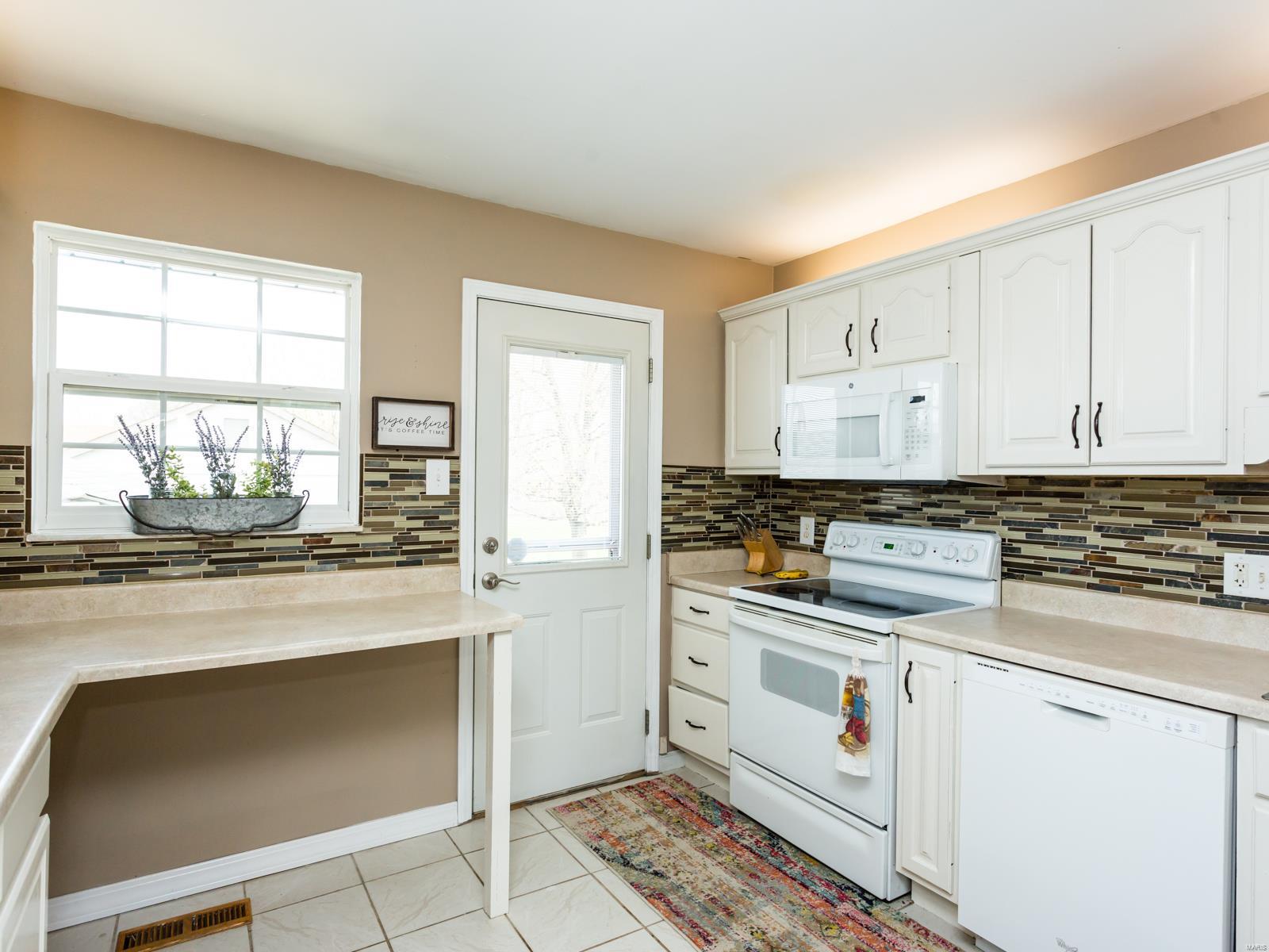 2706 Yaeger Road St. Louis, MO 63129 - Photo 9 of 31 Gallery Image 9