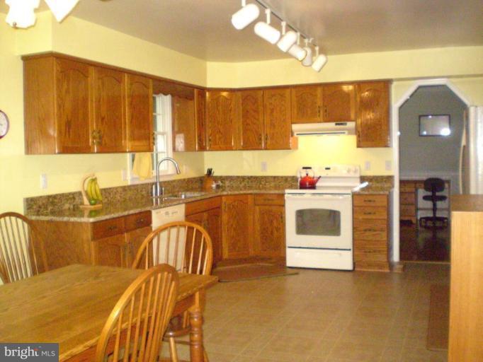 10540 Wicomico Ridge Road Charlotte Hall, MD 20622 - Photo 4 of 30 Kitchen