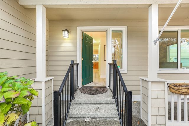 a view of a entryway door of the house