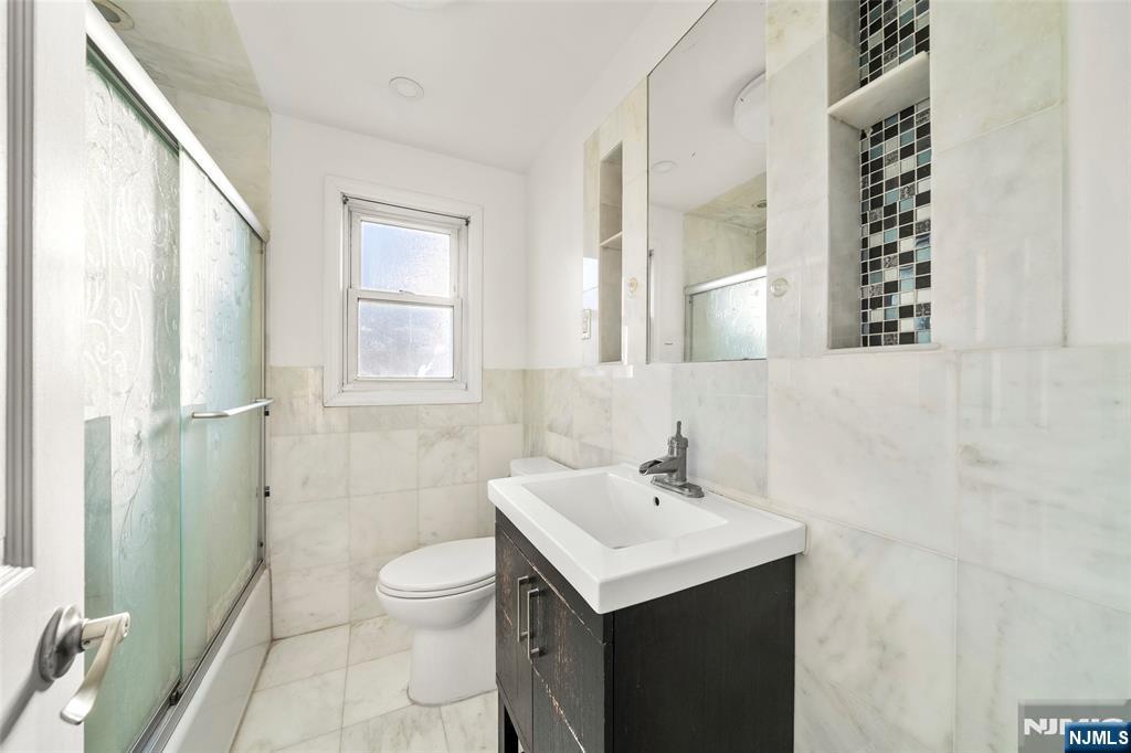 636 Elm Avenue Ridgefield, NJ 07657 - Photo 19 of 27