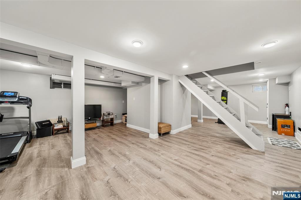 636 Elm Avenue Ridgefield, NJ 07657 - Photo 23 of 27