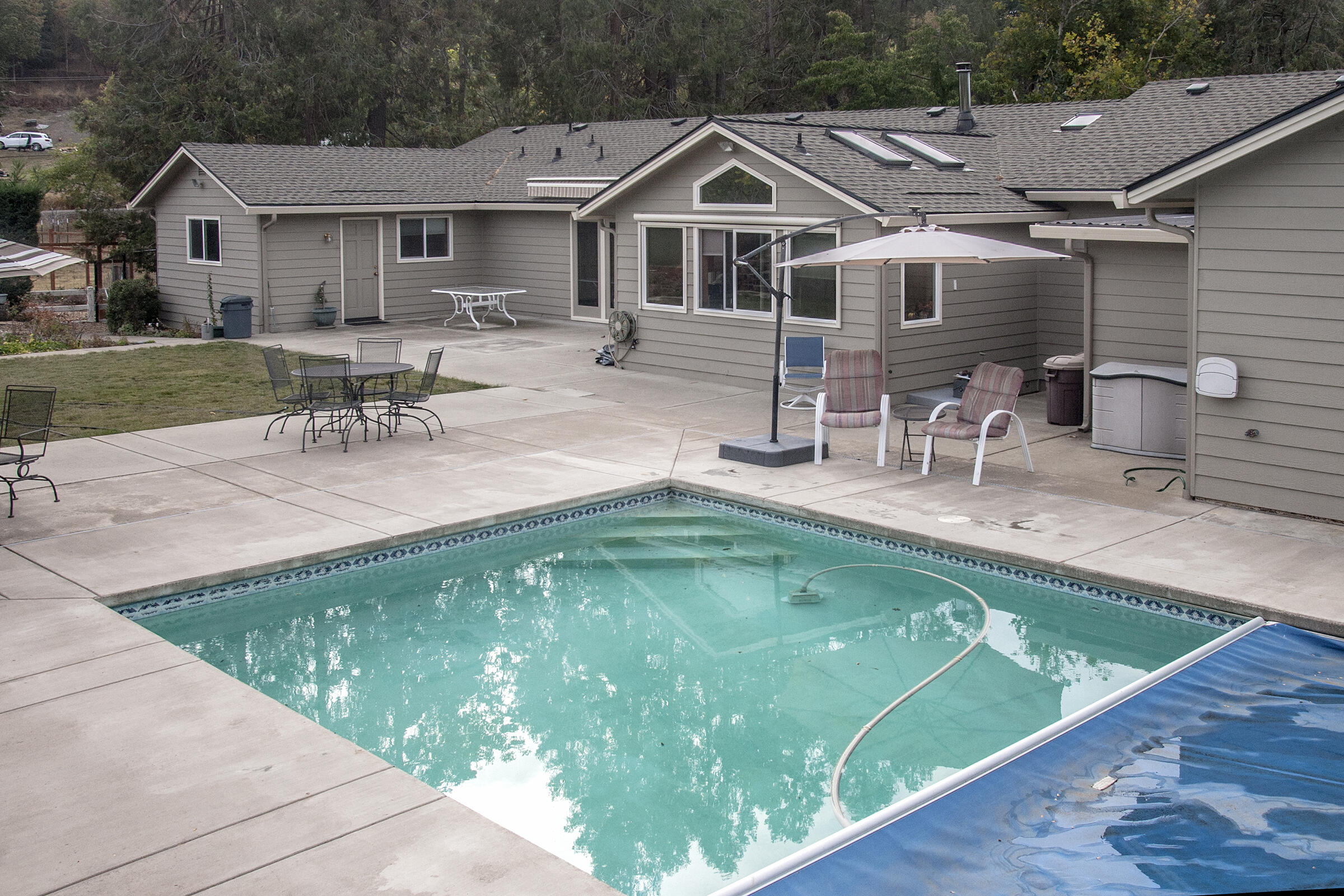 6554 Pioneer Road Medford, OR 97501 - Photo 32 of 50 Backyard