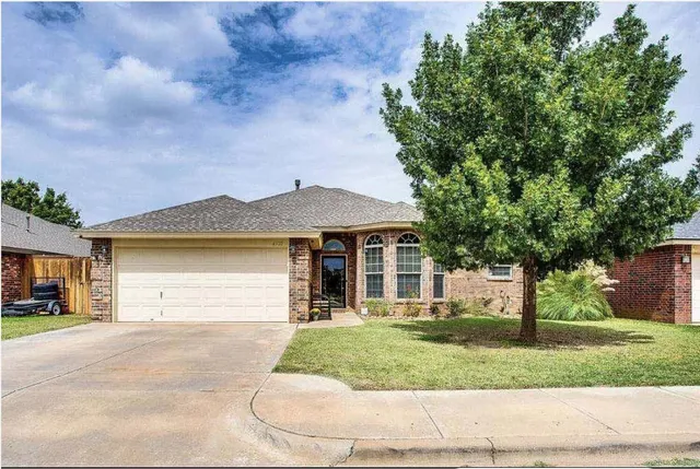 $1,900 | 6720 10th Street, Lubbock, TX 79416