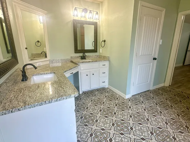 $1,900 | 6720 10th Street, Lubbock, TX 79416