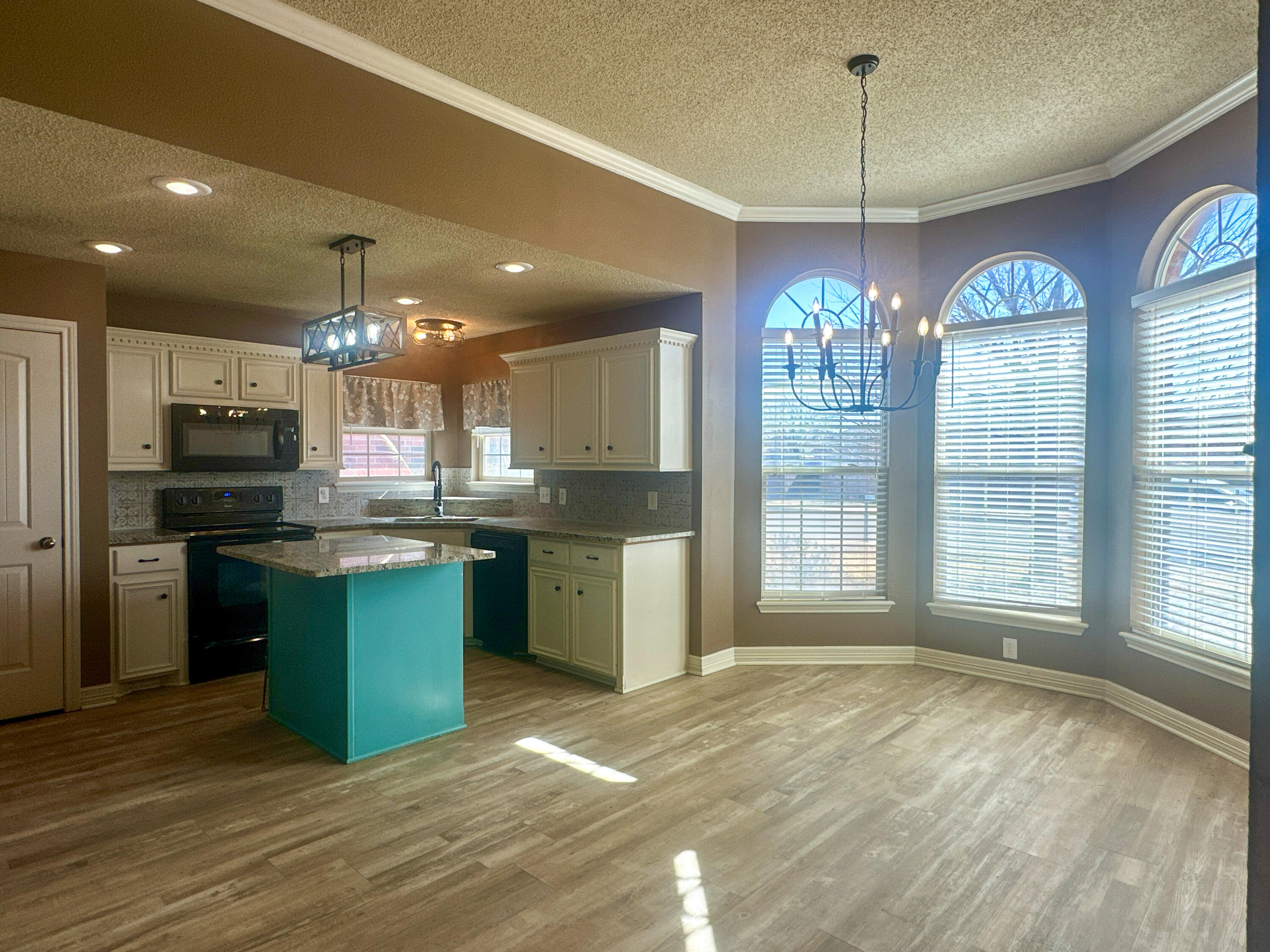 6720 10th Street Lubbock, TX 79416 - Photo 3 of 16 3