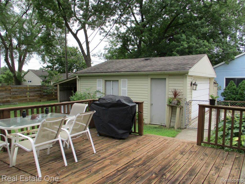 3195 Hessel Avenue Rochester Hills, MI 48307 - Photo 33 of 36