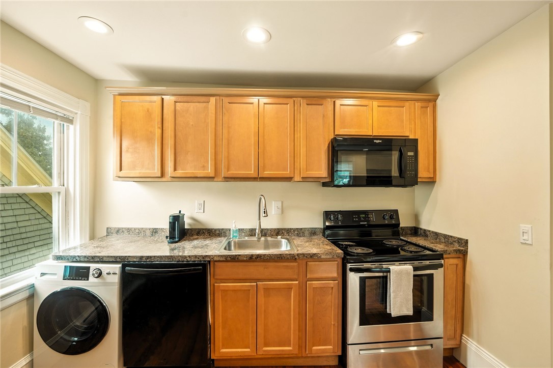 90 University Avenue Providence, RI 02906 - Photo 33 of 41