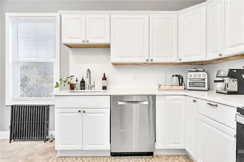 $1,079,000 | 90 University Avenue, Providence, RI 02906