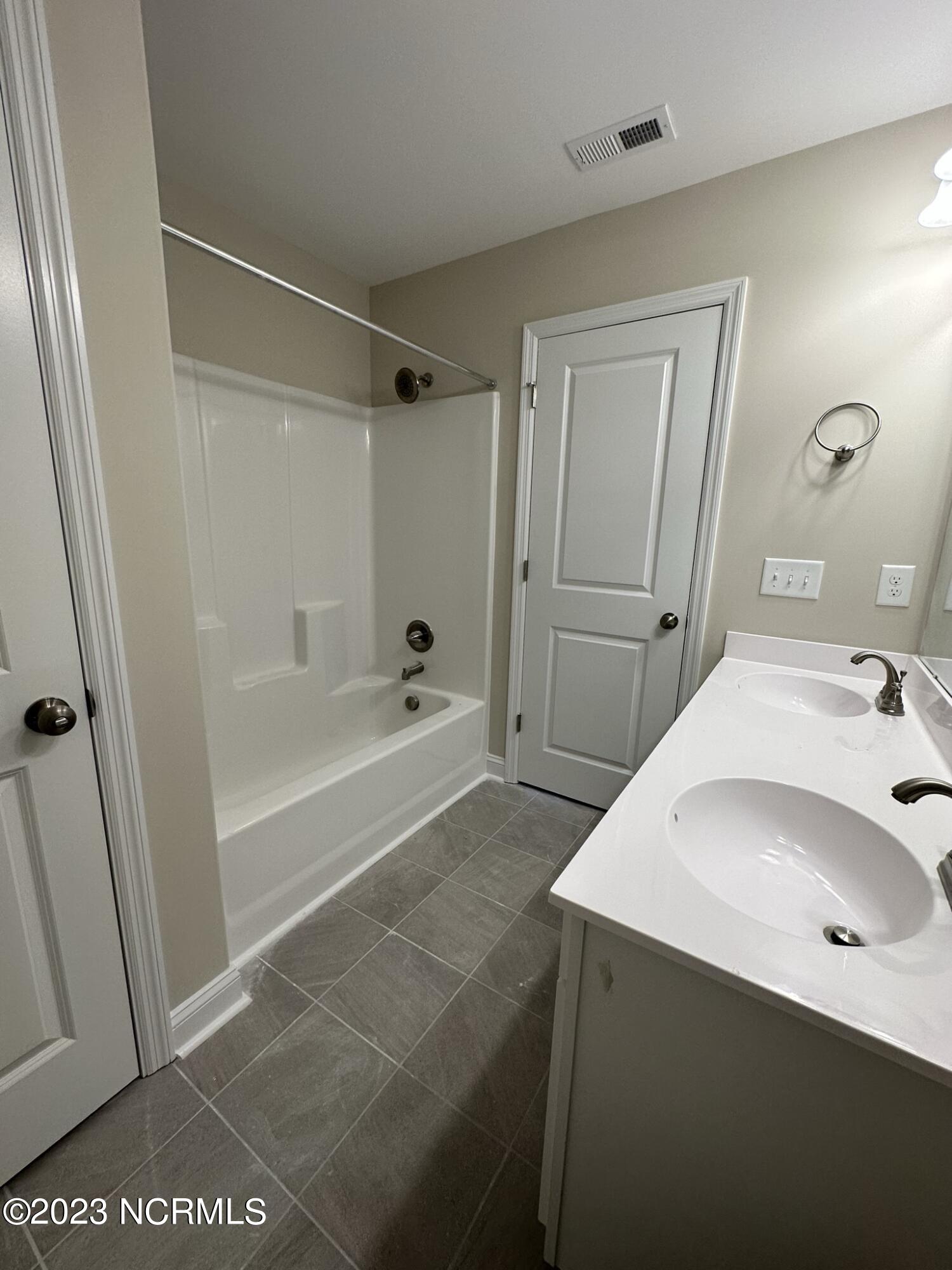 501 Stella Road Stella, NC 28582 - Photo 8 of 13 Full Bath