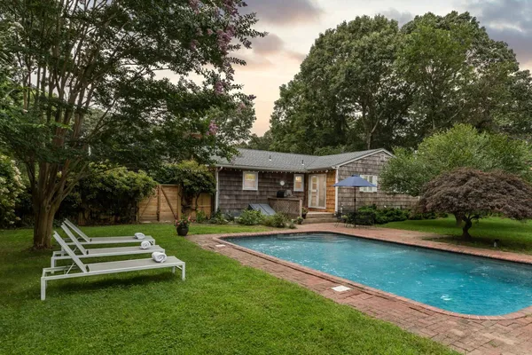 $27,000 | 17 Ayrshire Place, East Hampton, NY 11937