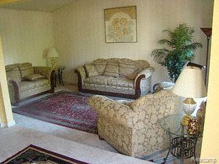 773 Dunedin Court Rochester, MI 48309 - Photo 8 of 14 Living Room 2