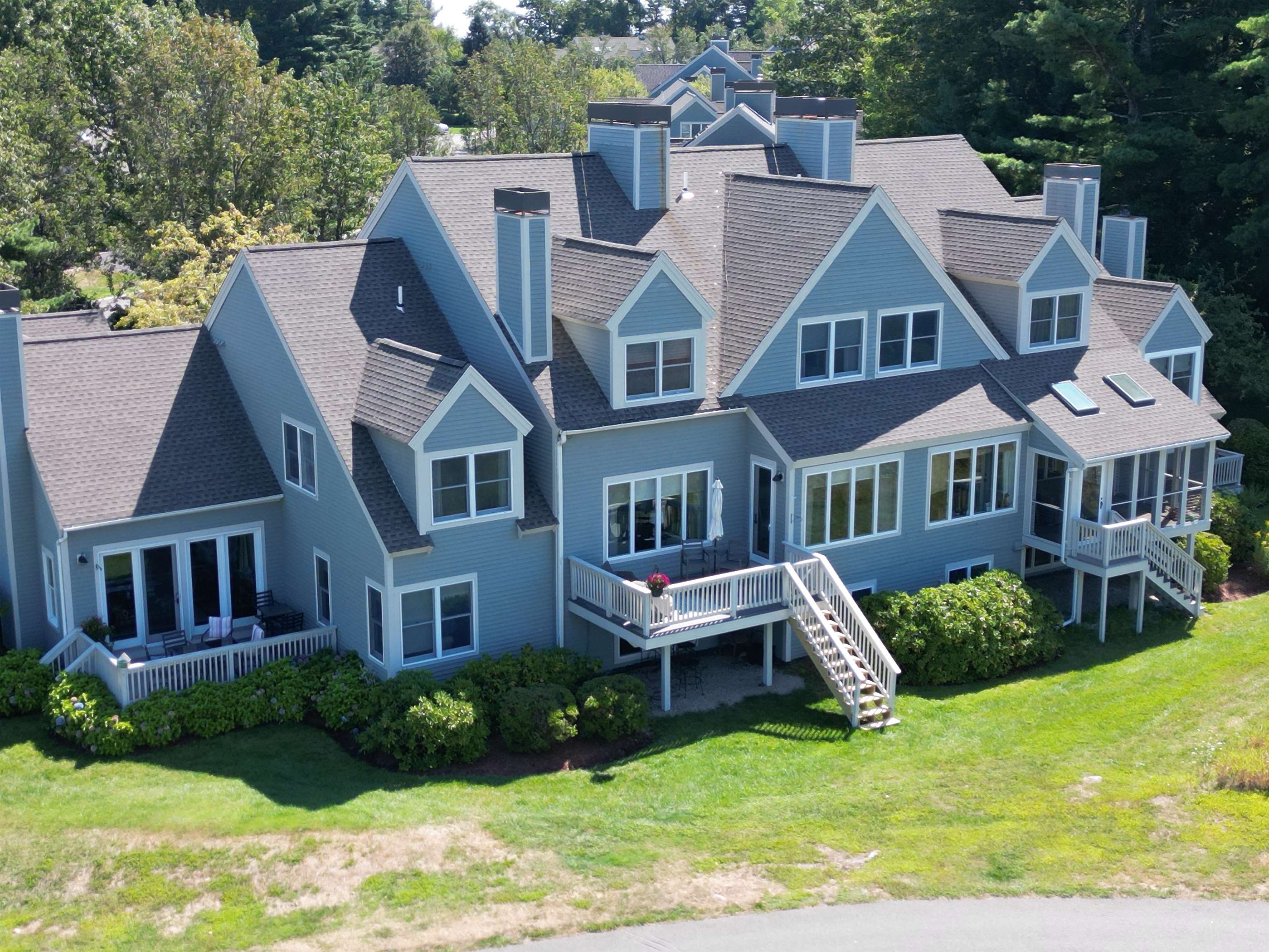 97 Hawthorne Village Road Nashua, NH 03062 - Photo 1 of 51 Gallery Image 1