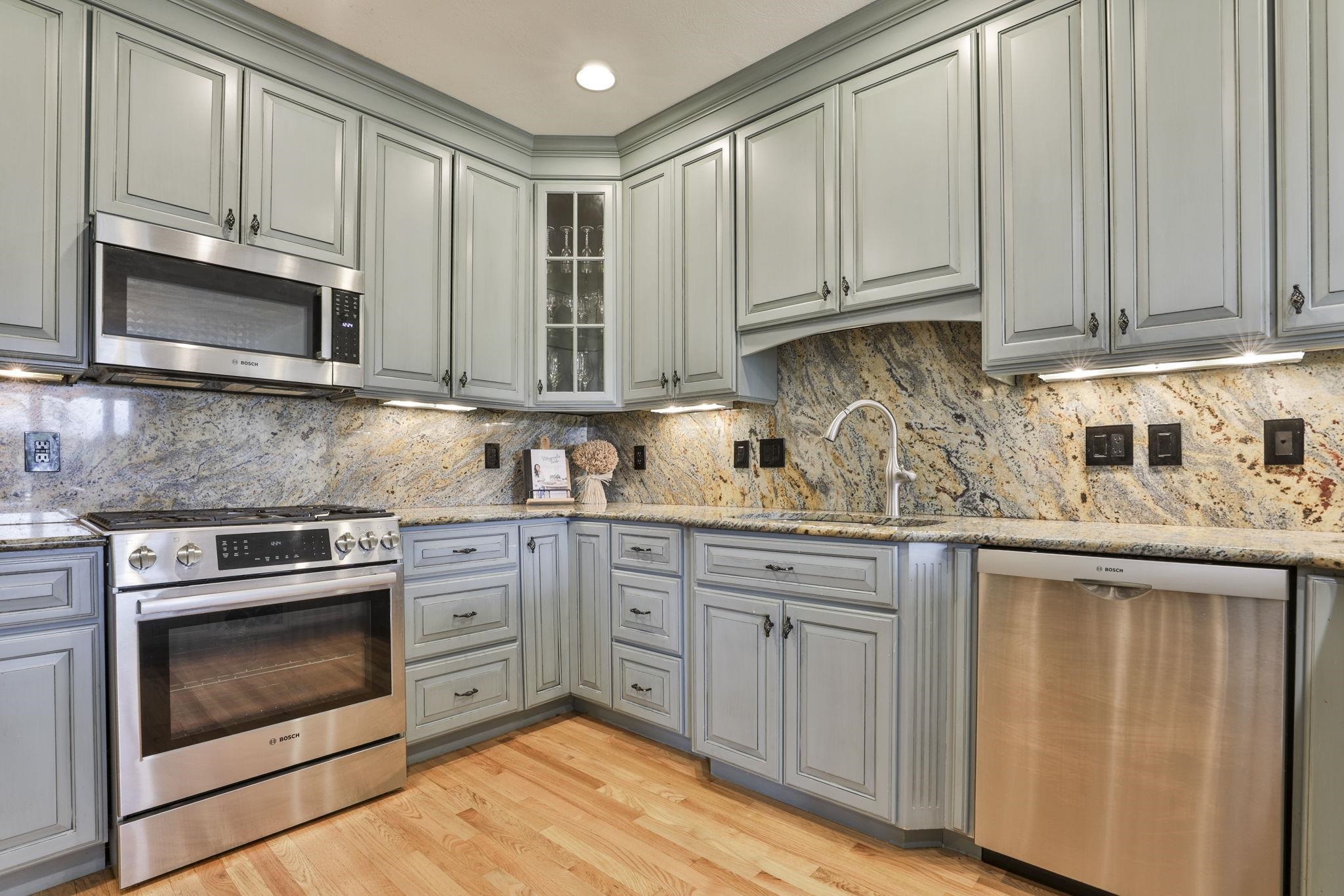 97 Hawthorne Village Road Nashua, NH 03062 - Photo 16 of 51 Gallery Image 16