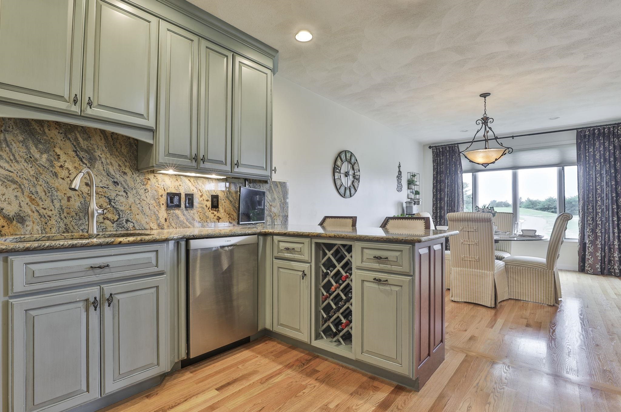 97 Hawthorne Village Road Nashua, NH 03062 - Photo 19 of 51 Gallery Image 19
