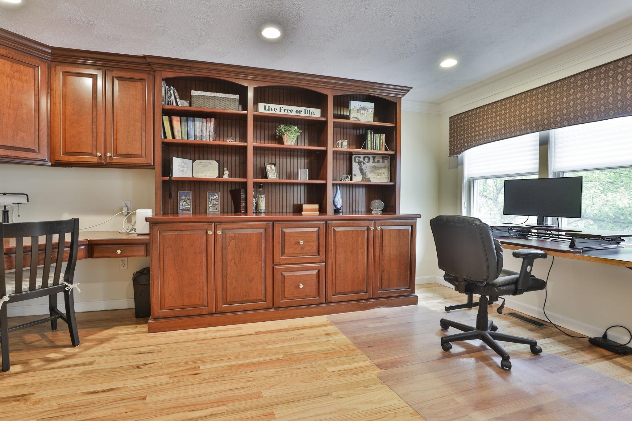 97 Hawthorne Village Road Nashua, NH 03062 - Photo 23 of 51 Gallery Image 23