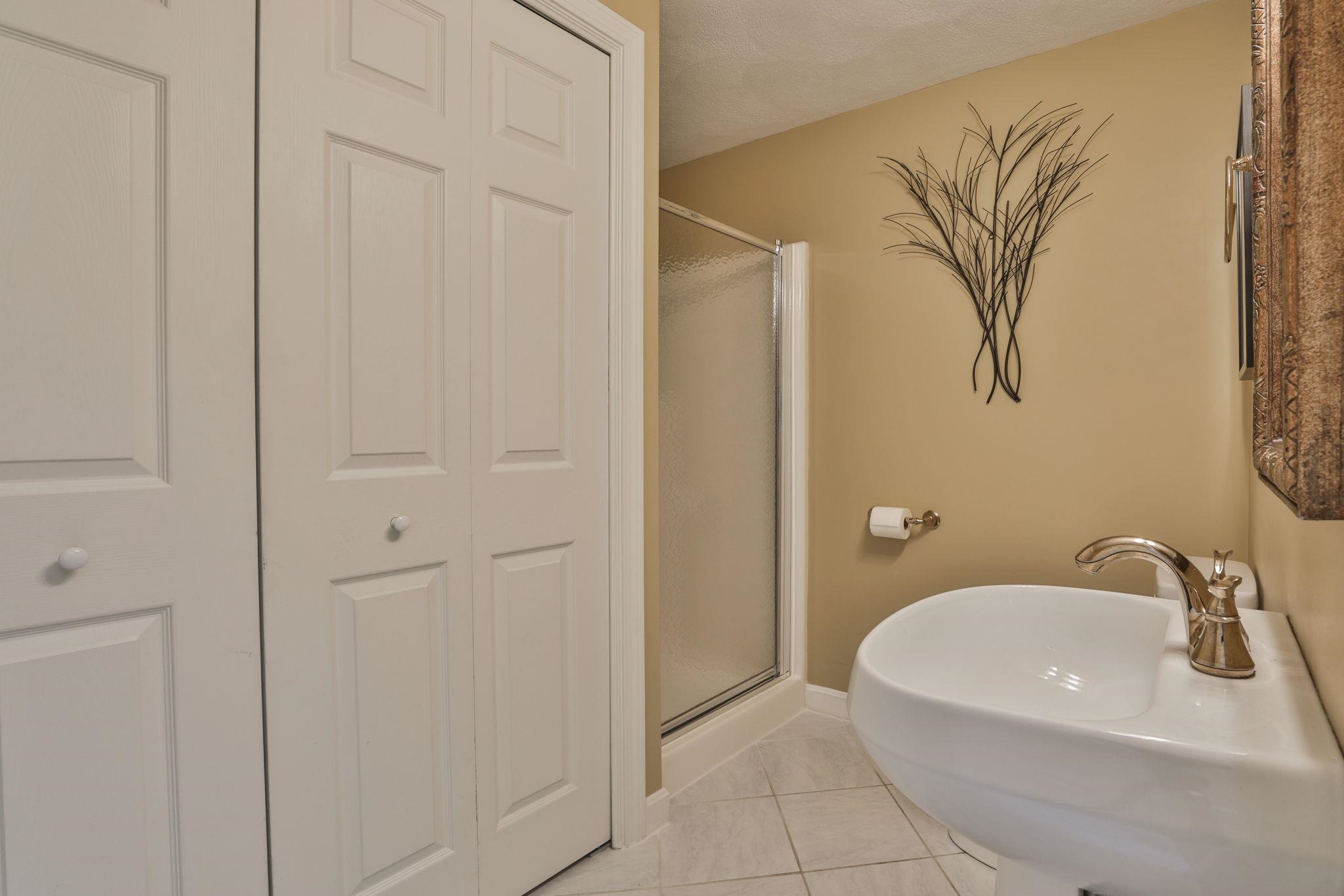 97 Hawthorne Village Road Nashua, NH 03062 - Photo 26 of 51 Gallery Image 26