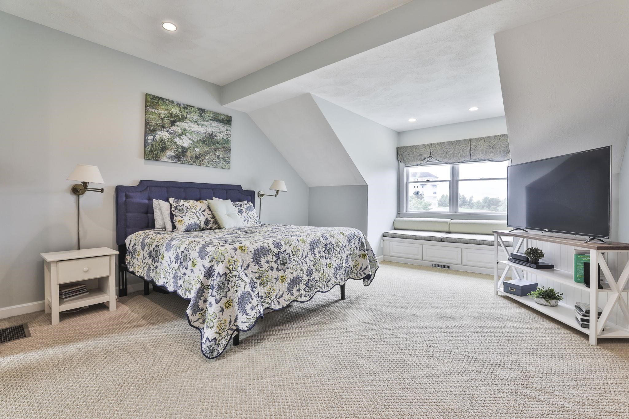 97 Hawthorne Village Road Nashua, NH 03062 - Photo 29 of 51 Gallery Image 29