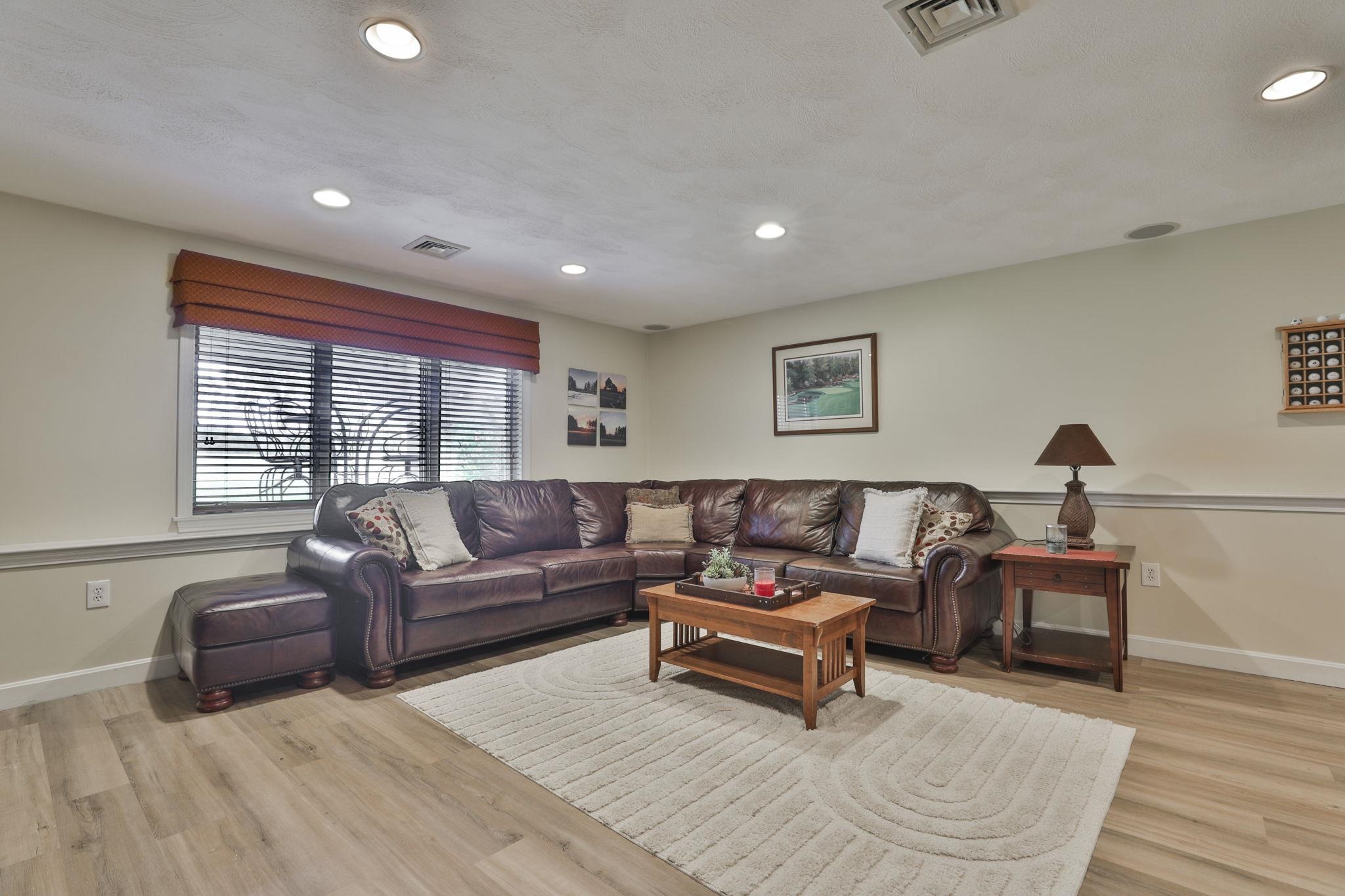 97 Hawthorne Village Road Nashua, NH 03062 - Photo 41 of 51 Gallery Image 41