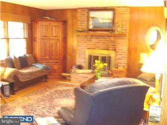106 Rockingham Drive Wilmington, DE 19803 - Photo 7 of 12 Family Room