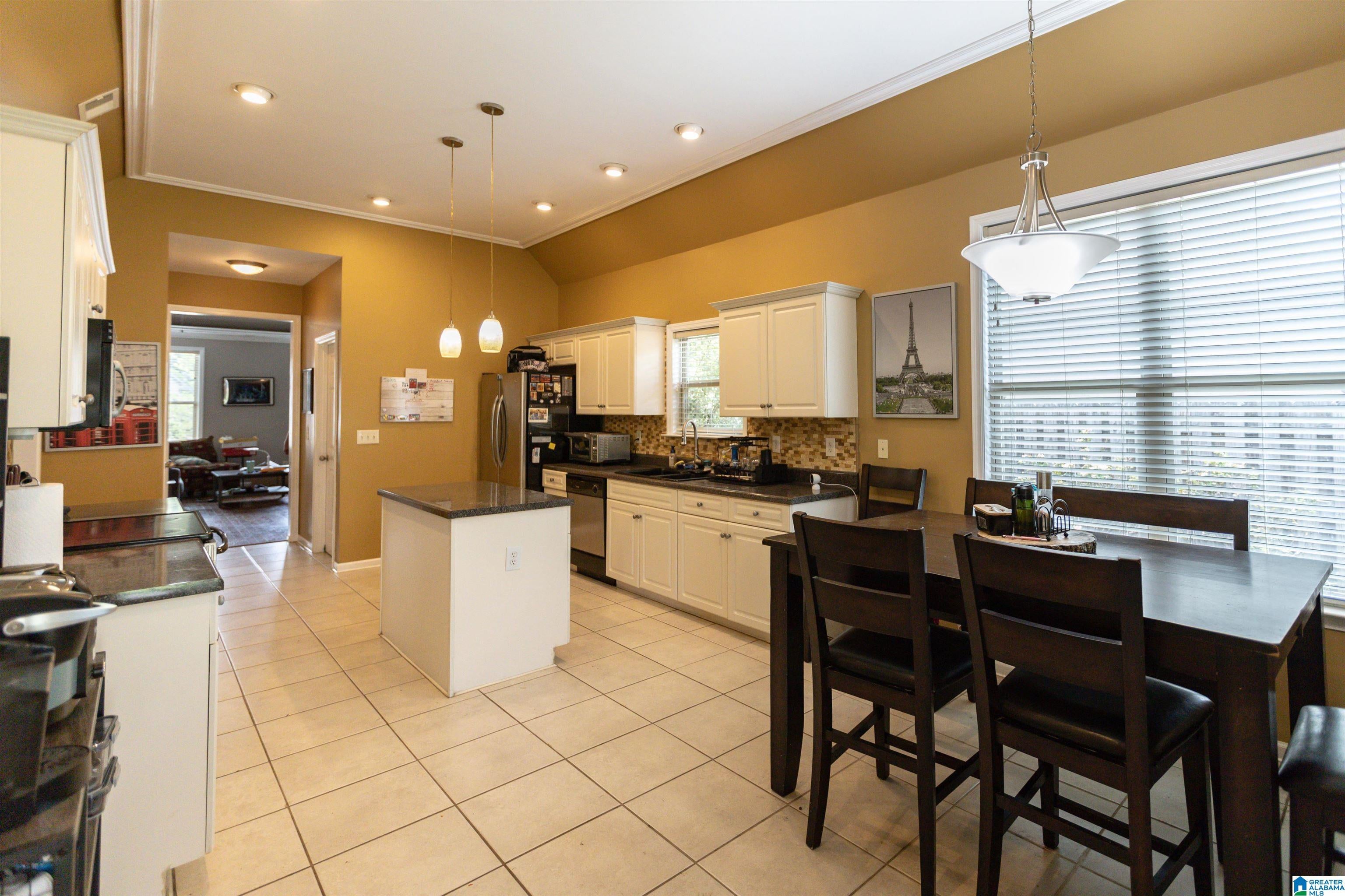 1011 Riviera Drive Calera, AL 35040 - Photo 3 of 34 Gallery Image 3