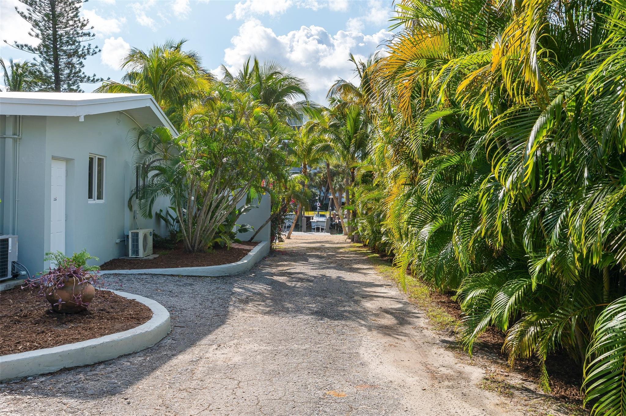 2780 Northeast 16th Street Pompano Beach, FL 33062 - Photo 57 of 75 fb422d6fd24a797ce6da0f6317f5662e