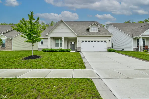 $400,000 | 2560 Lanai Lane, Greenwood, IN 46143