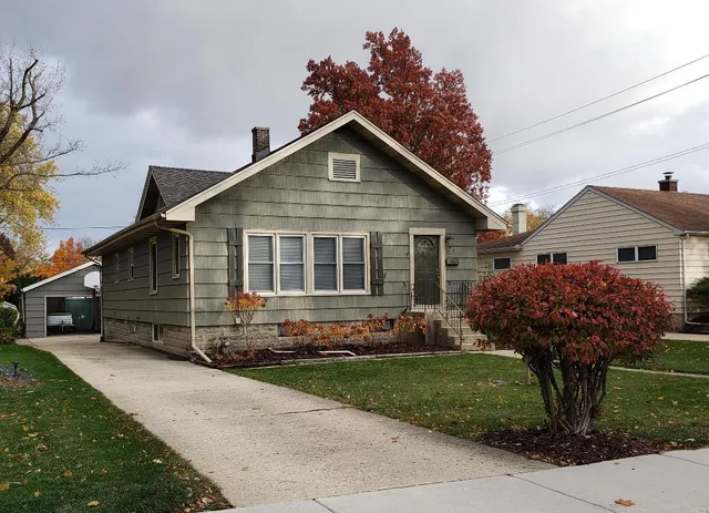 $407,900 | 329 South Monterey Avenue, Villa Park, IL 60181