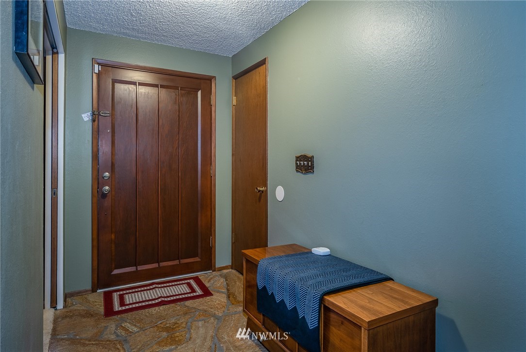 1741 Jones Drive Southeast Renton, WA 98055 - Photo 7 of 25 Gallery Image 7