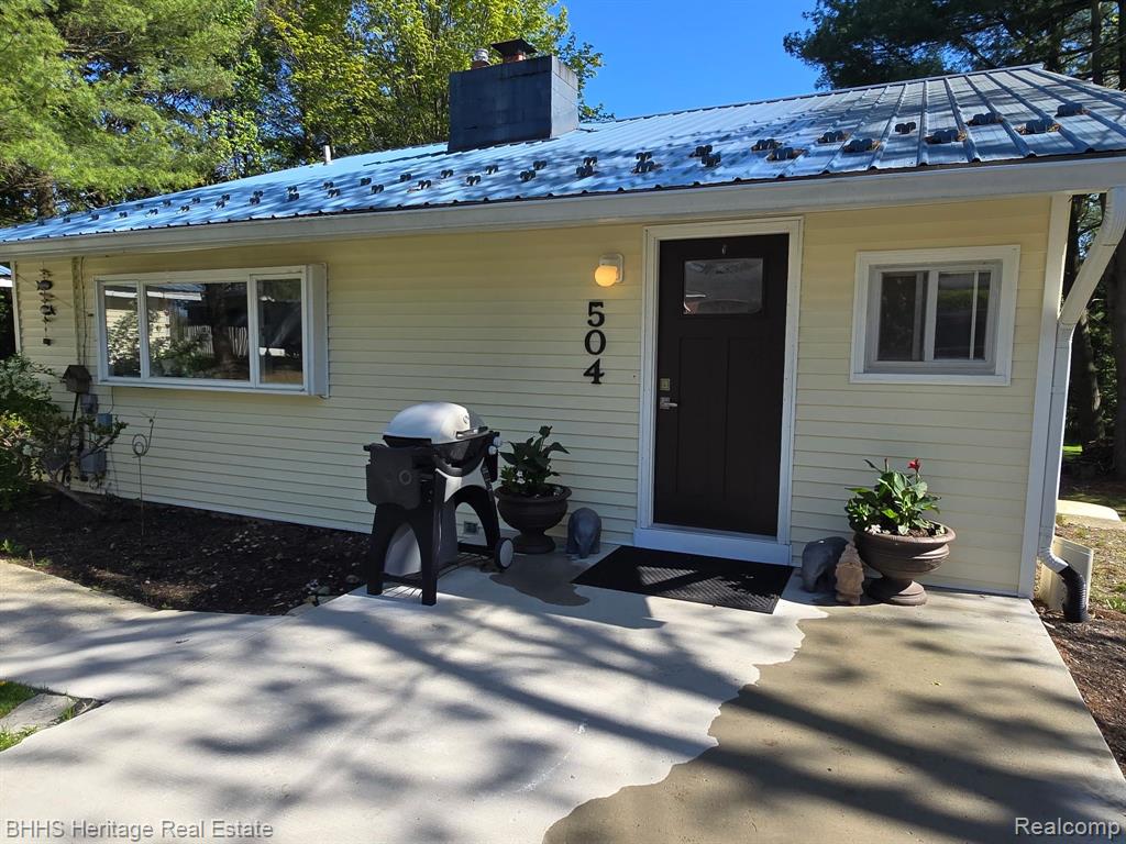 504 Union Street Fenton, MI 48430 - Photo 3 of 25 Gallery Image 3