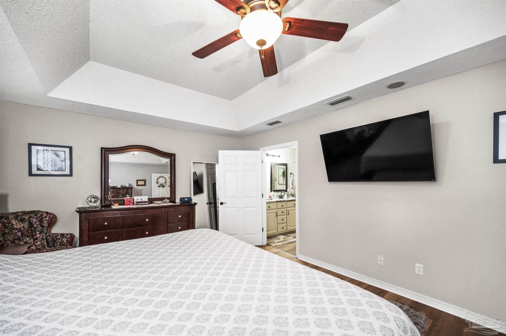 1552 Silver Ridge Drive Cantonment, FL 32533 - Photo 3 of 42 Gallery Image 3