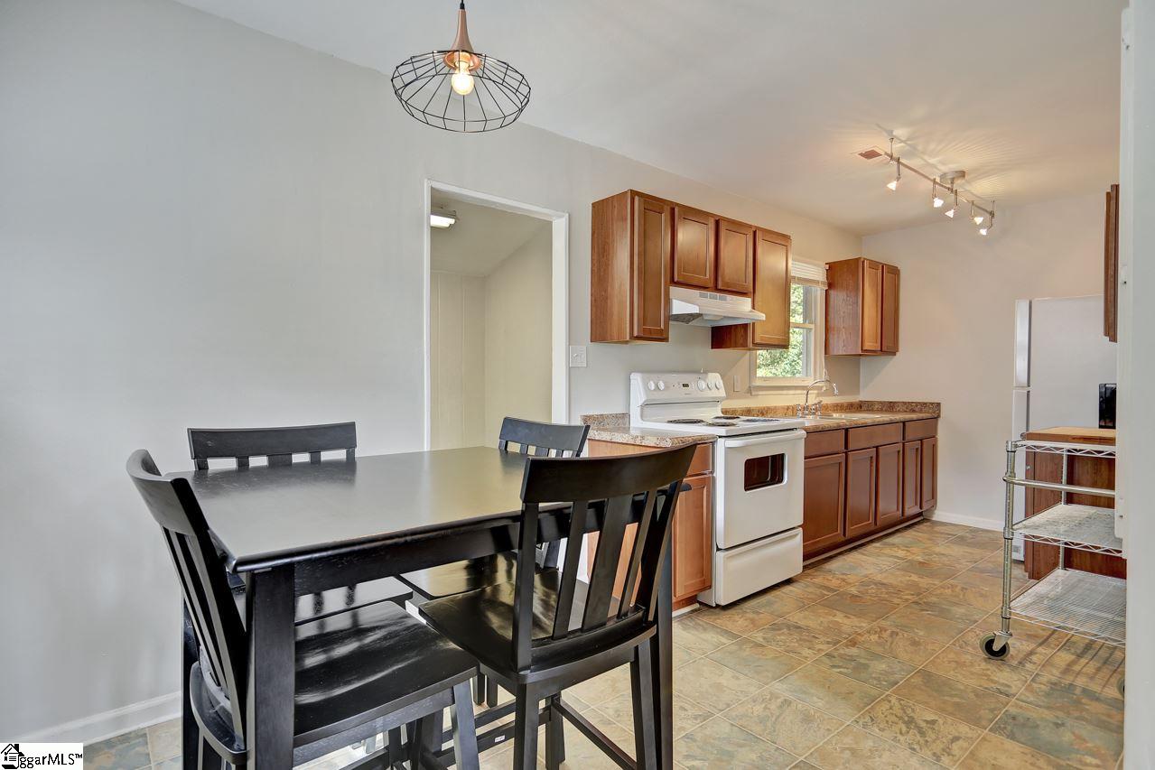 415 Pisgah Lane Inman, SC 29349 - Photo 8 of 32