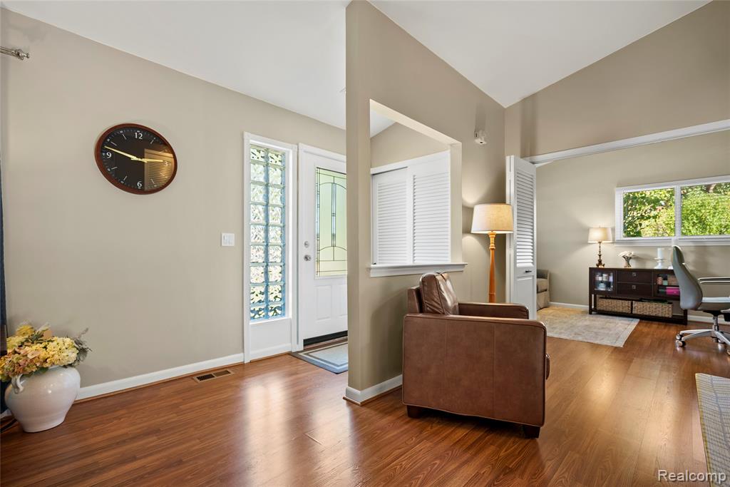 1479 North Pine Street Rochester Hills, MI 48307 - Photo 2 of 25
