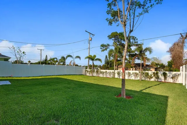 $3,800 | 121 Swain Boulevard, Greenacres, FL 33463