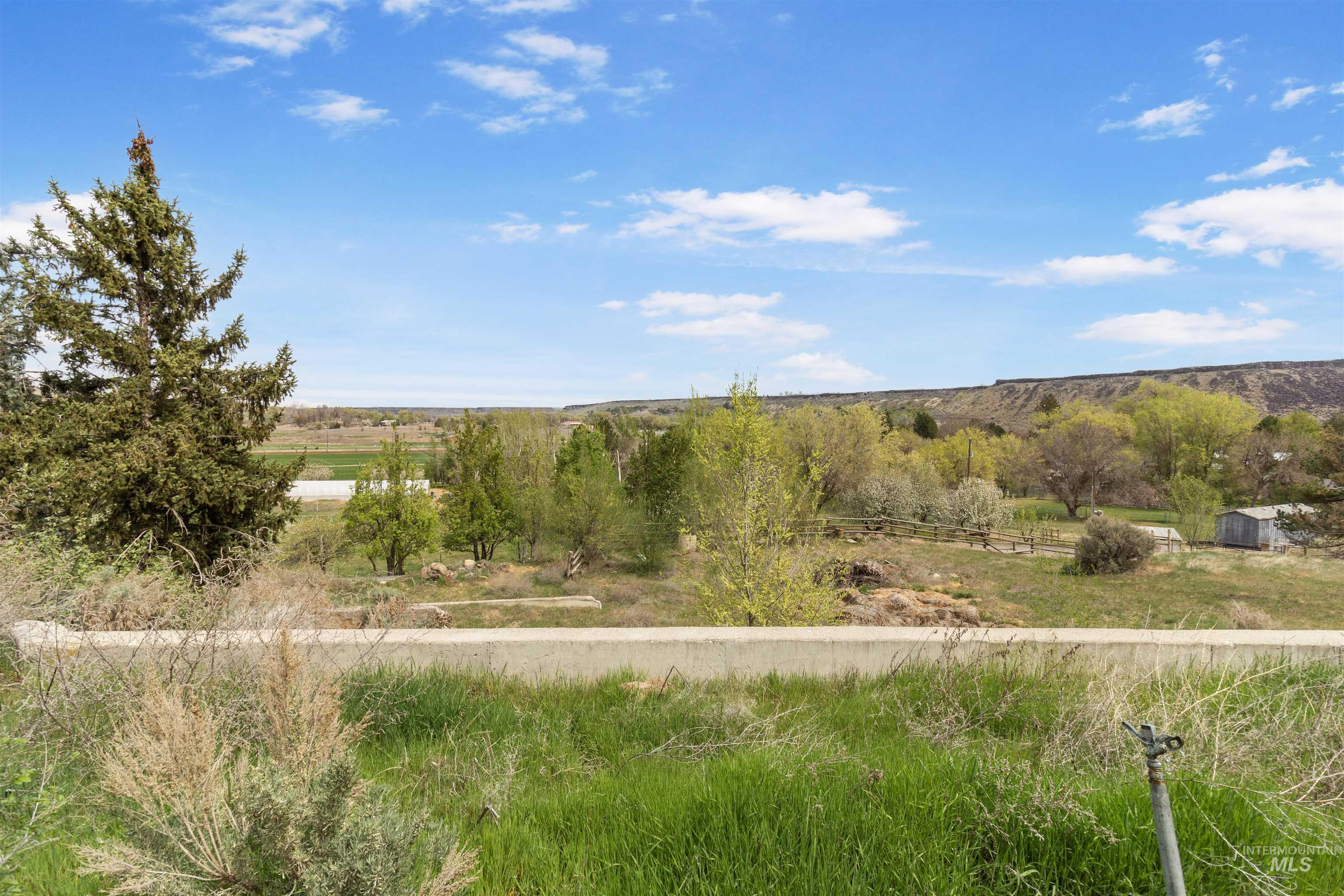 4785 A River Road Buhl, ID 83316 - Photo 9 of 28