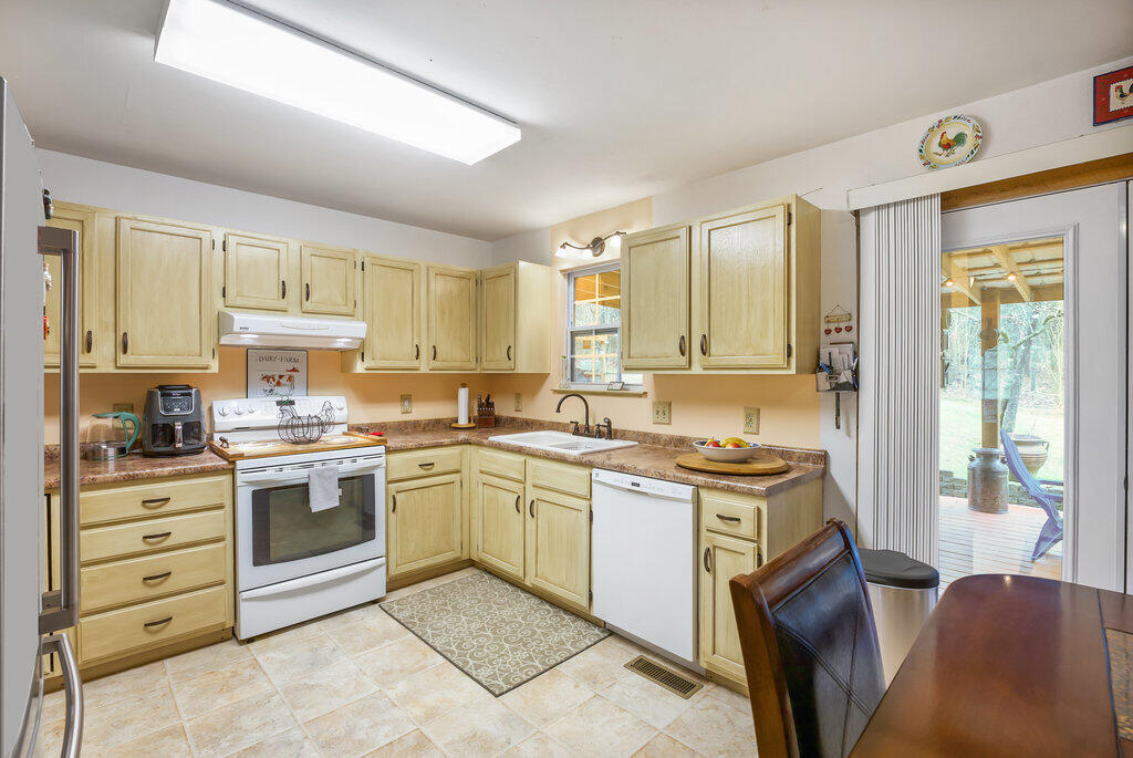 4901 Howardsville Road Apison, TN 37302 - Photo 15 of 41 IMG_4960