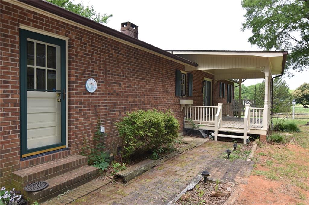 334 Jarrett Road Thomasville, NC 27360 - Photo 11 of 28 Gallery Image 11