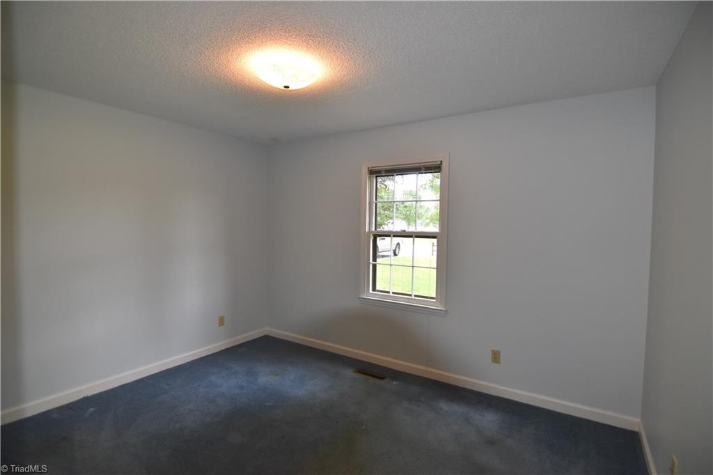 334 Jarrett Road Thomasville, NC 27360 - Photo 26 of 28 Gallery Image 26
