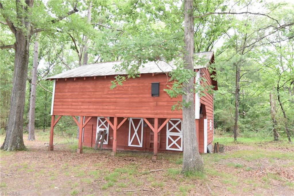 334 Jarrett Road Thomasville, NC 27360 - Photo 7 of 28 Gallery Image 7