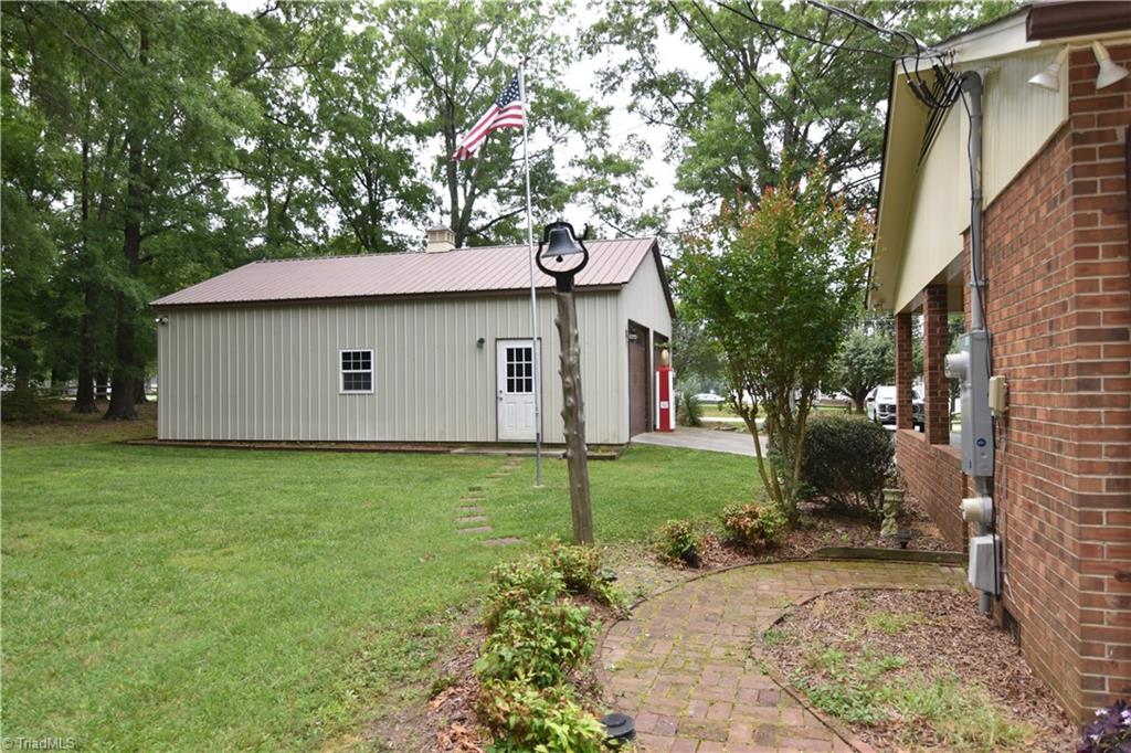 334 Jarrett Road Thomasville, NC 27360 - Photo 10 of 28 Gallery Image 10
