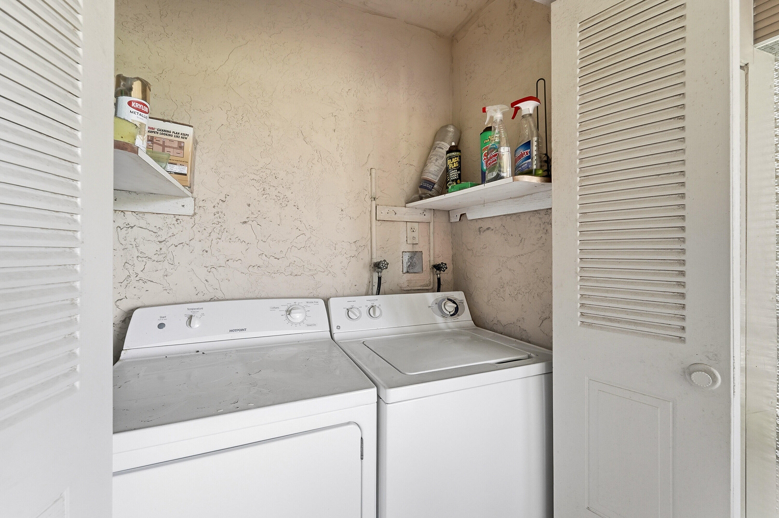 9273 Southwest 8th Street, Unit 321 Boca Raton, FL 33428 - Photo 22 of 29 Washer/Dryer