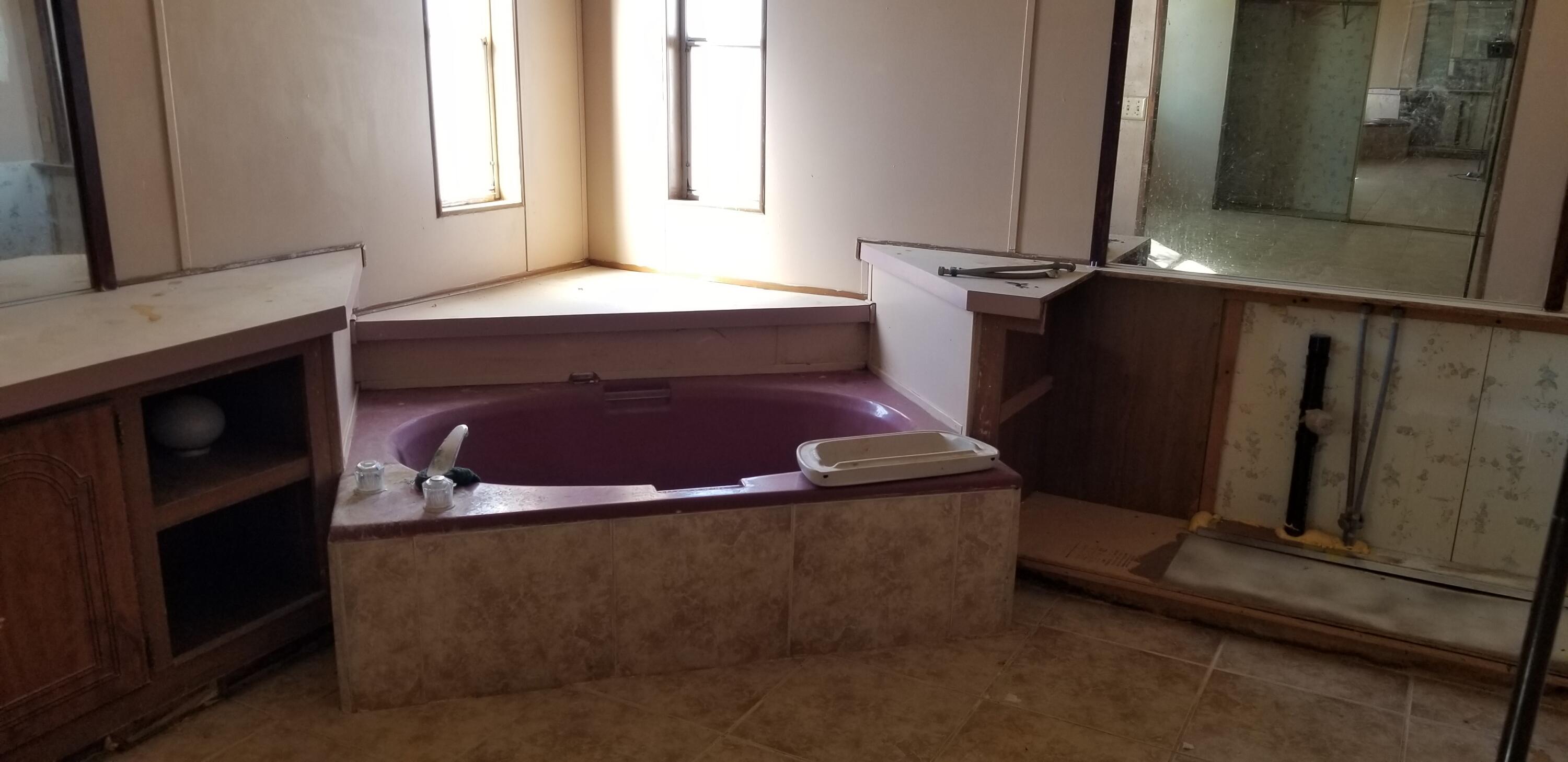 2331 Shore Isle Avenue Thermal, CA 92274 - Photo 10 of 14 a room with table and window