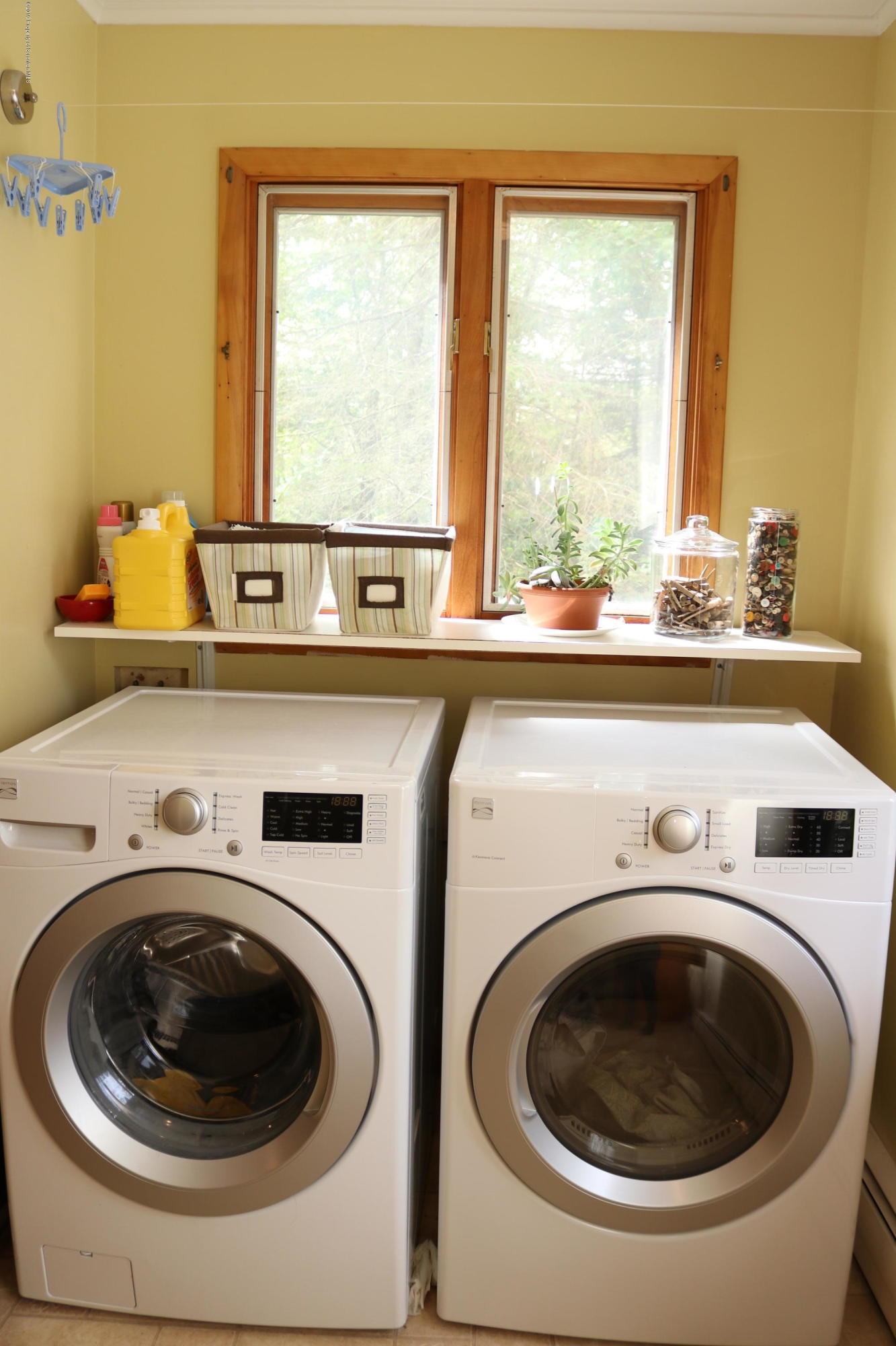 29 Parry Road Moscow, PA 18444 - Photo 8 of 38 a utility room with dryer and washer