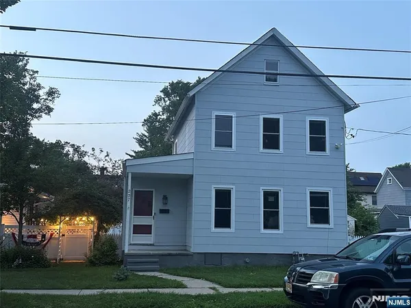 $4,500 | 207 Grand Street, New Milford, NJ 07646