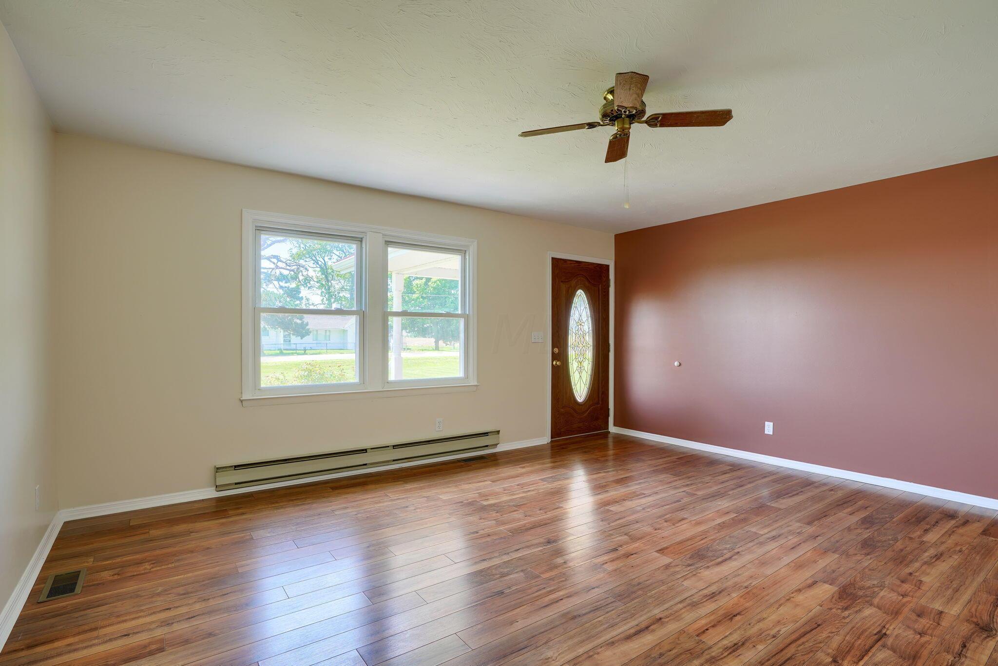 4903 Washington Waterloo Road Northeast Washington Court House, OH 43160 - Photo 14 of 38 Living Room